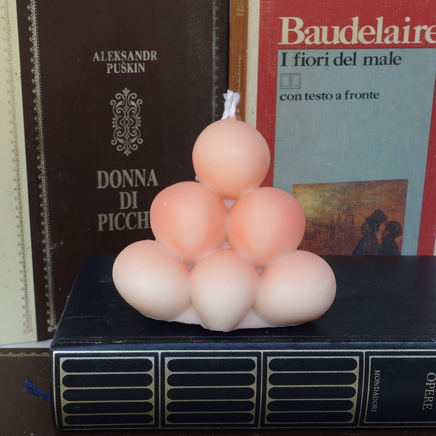 DAPHNE ~ Bubbles pyramid candle